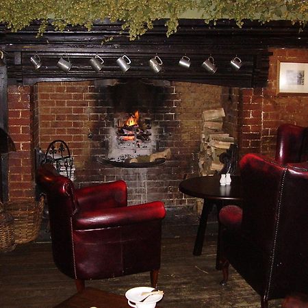 The Sun Inn フェイバーシャム エクステリア 写真