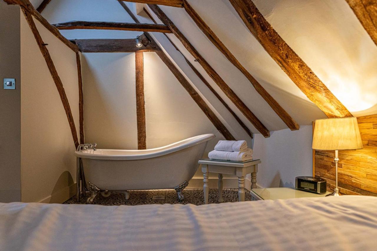 The Sun Inn フェイバーシャム エクステリア 写真