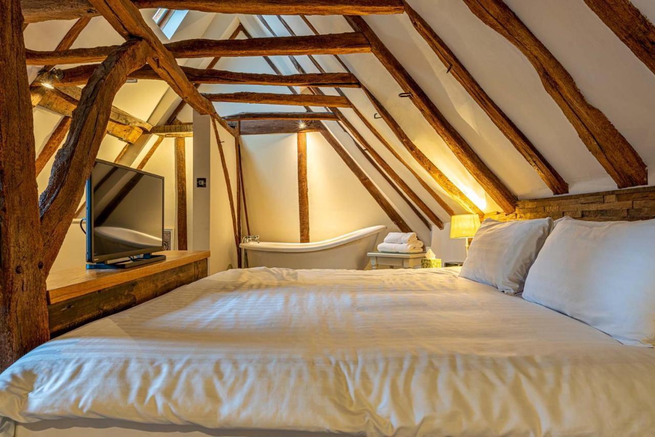 The Sun Inn フェイバーシャム エクステリア 写真