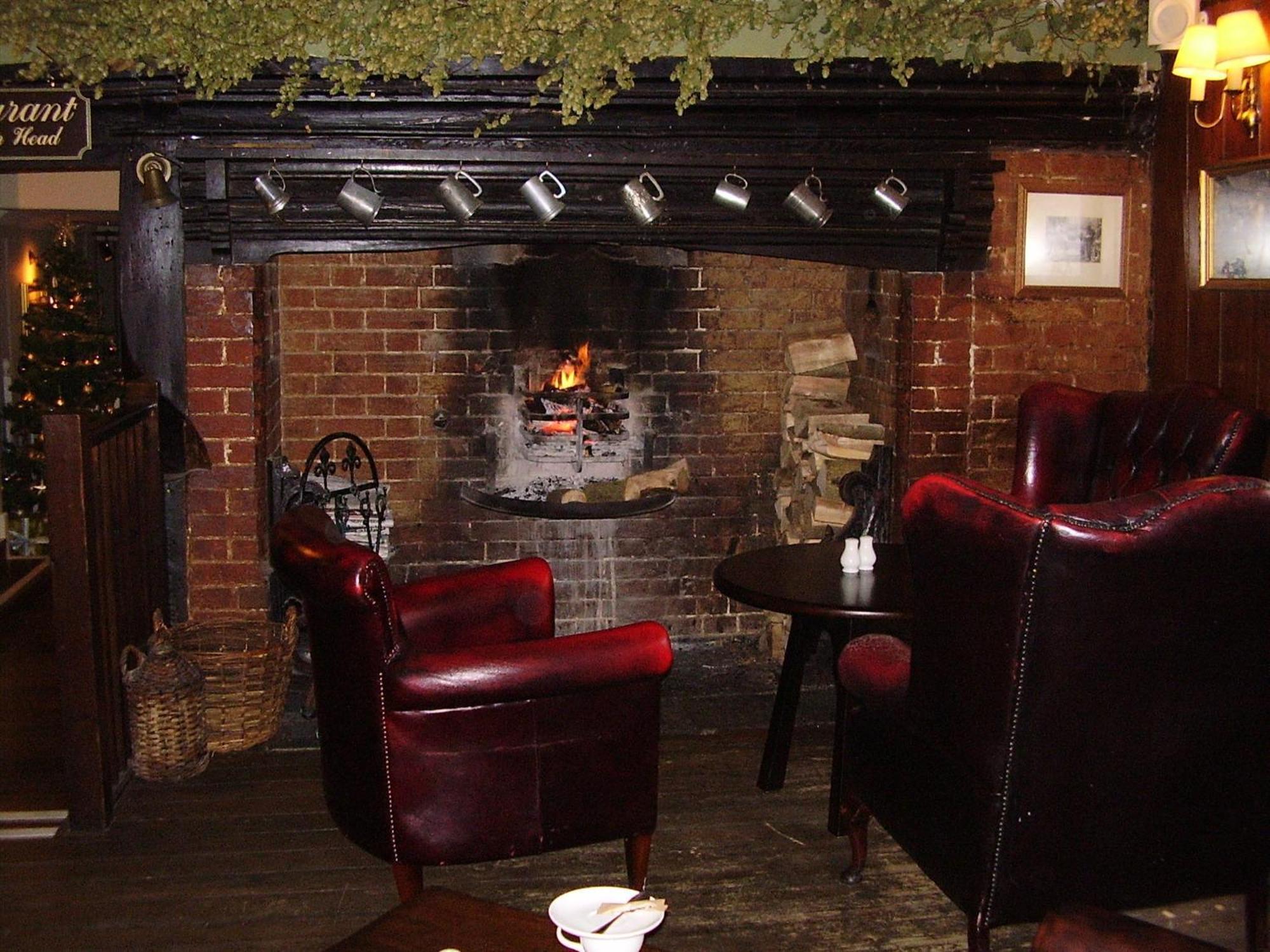 The Sun Inn フェイバーシャム エクステリア 写真