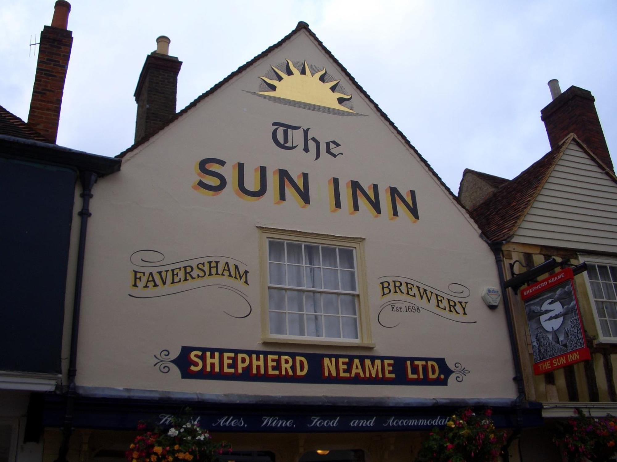 The Sun Inn フェイバーシャム エクステリア 写真