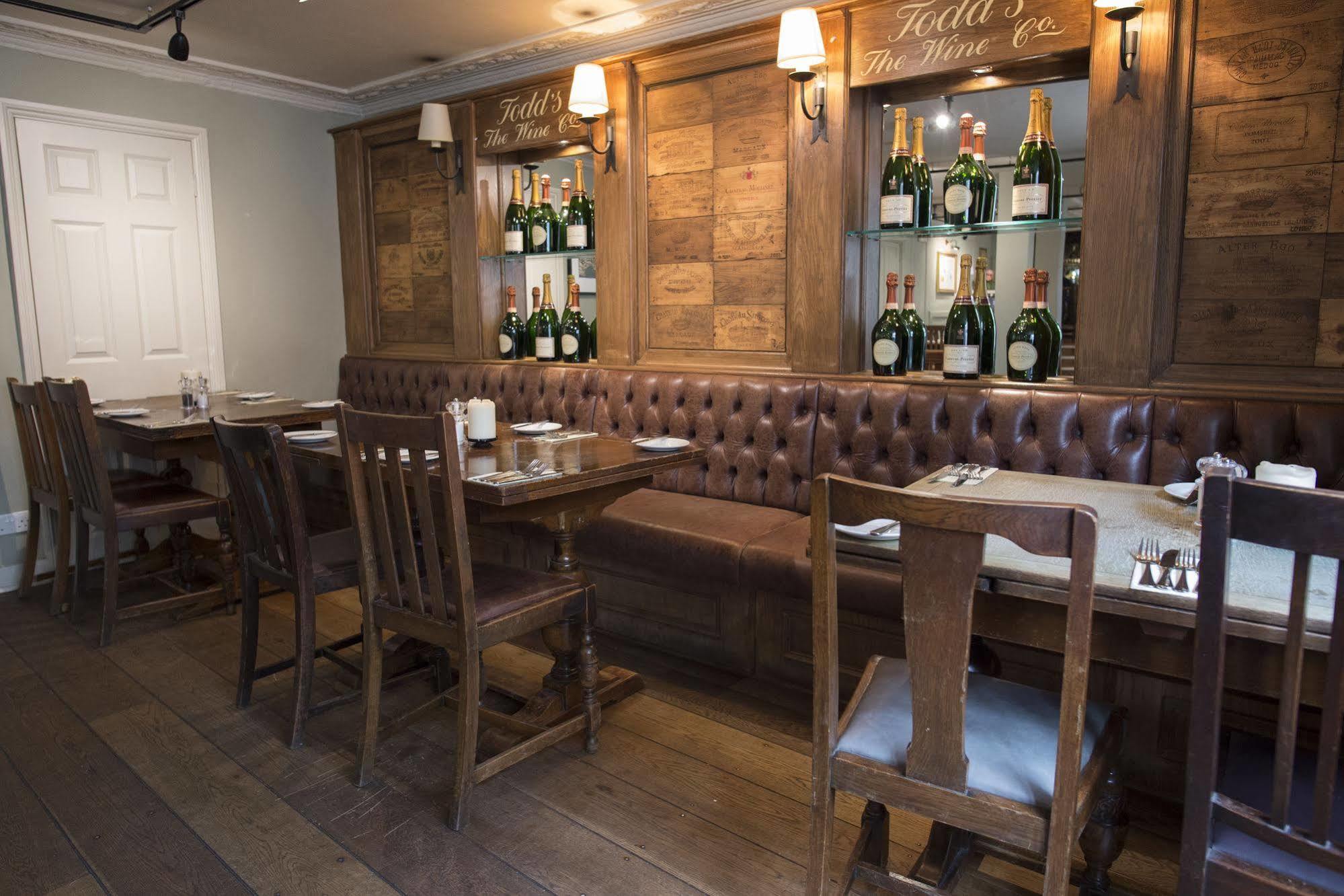 The Sun Inn フェイバーシャム エクステリア 写真