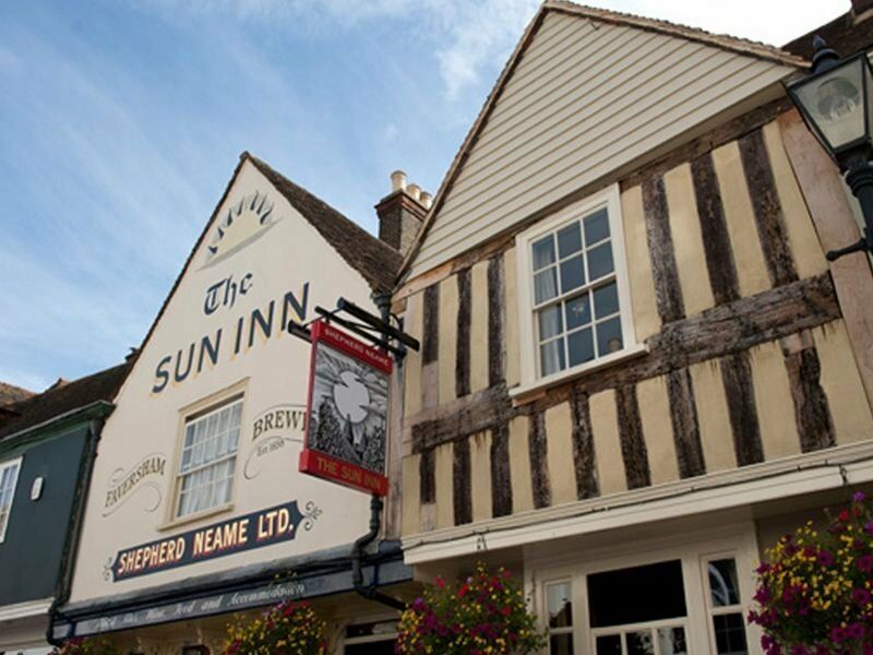 The Sun Inn フェイバーシャム エクステリア 写真