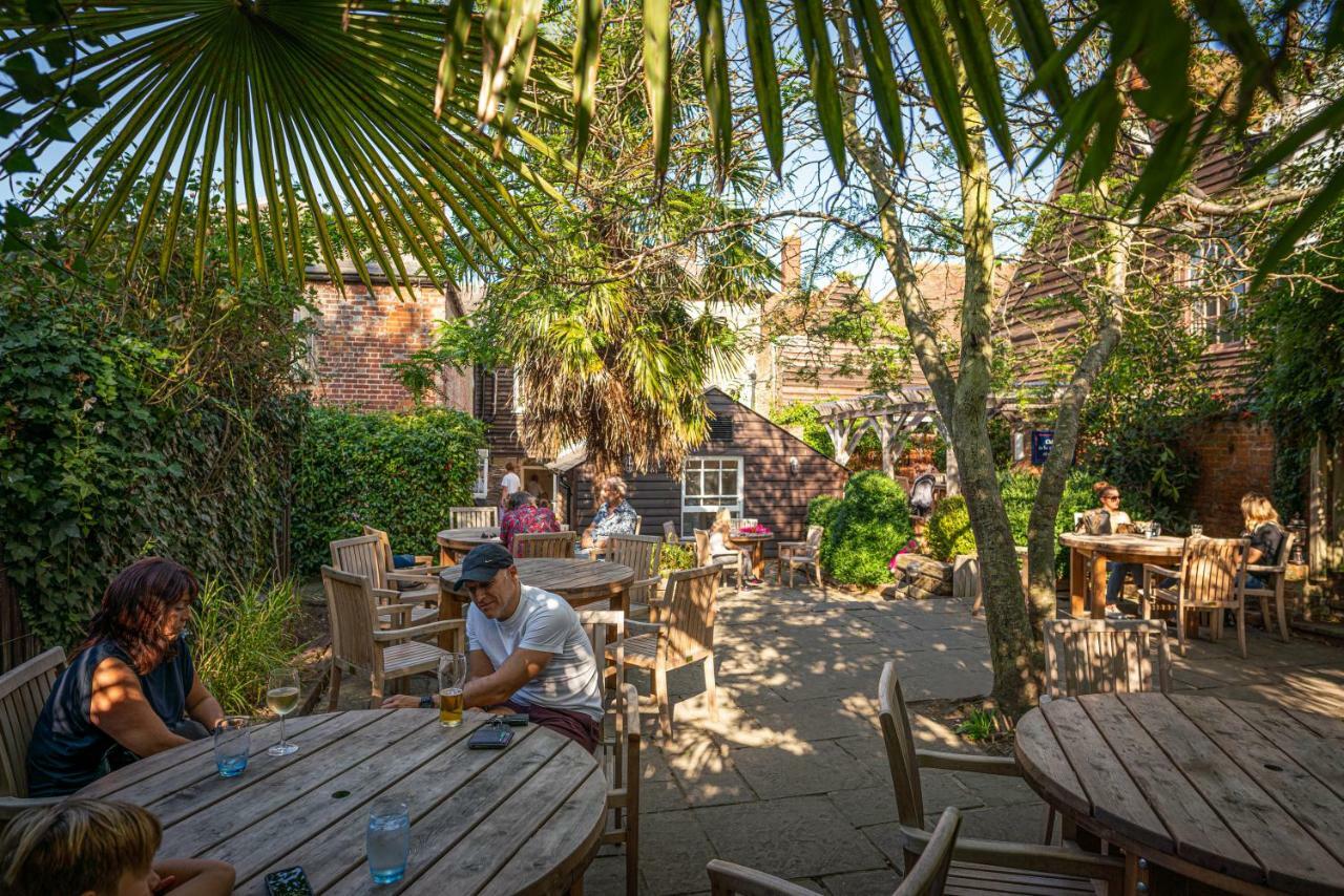 The Sun Inn フェイバーシャム エクステリア 写真