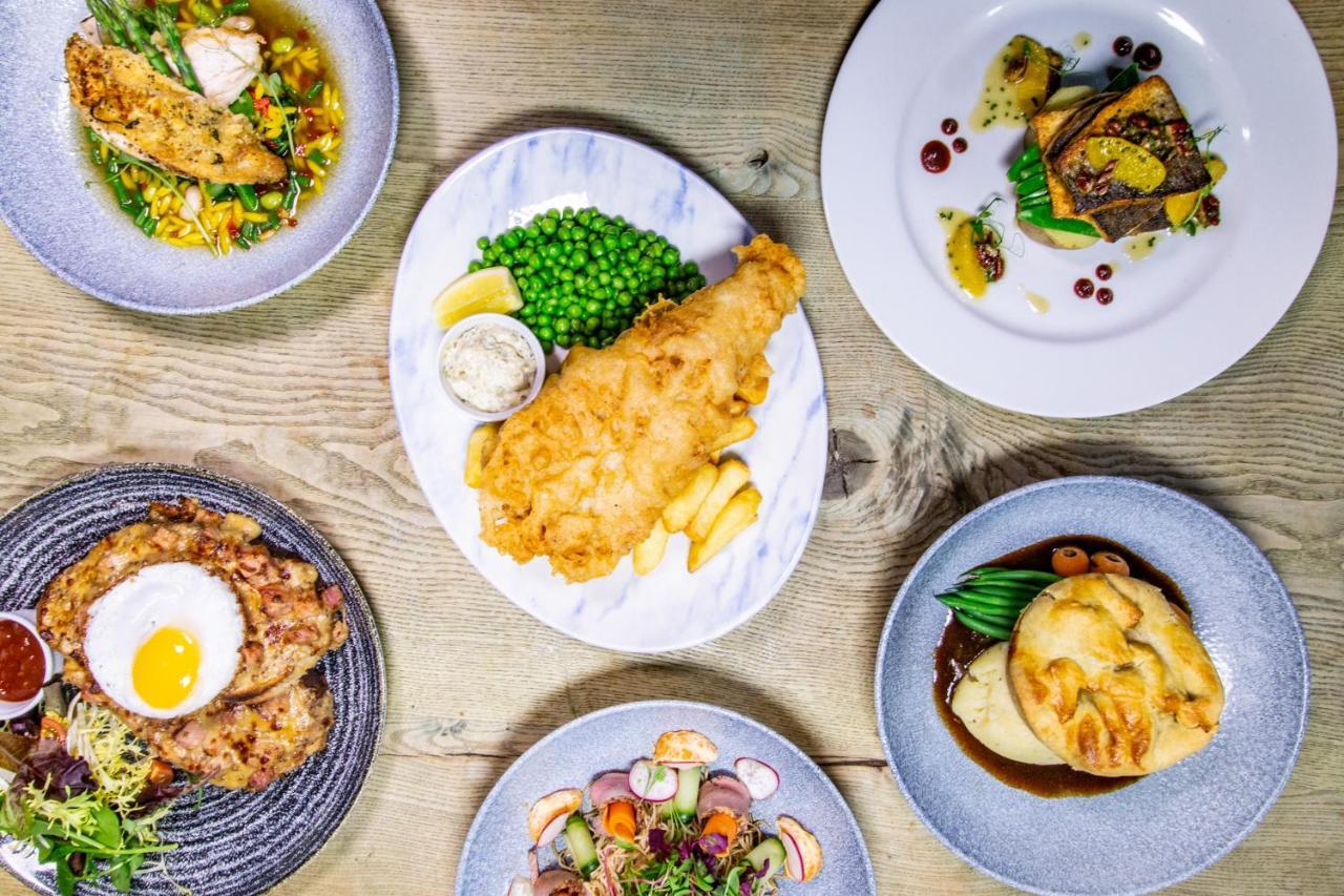 The Sun Inn フェイバーシャム エクステリア 写真